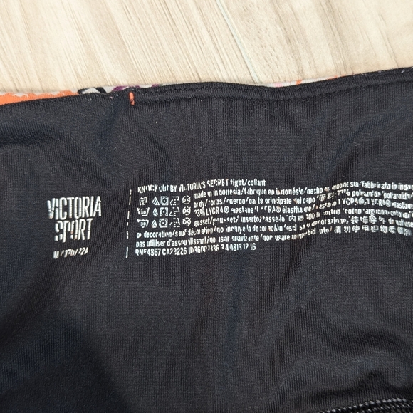 Victoria's Secret Leggings Size Medium - Picture 8 of 8